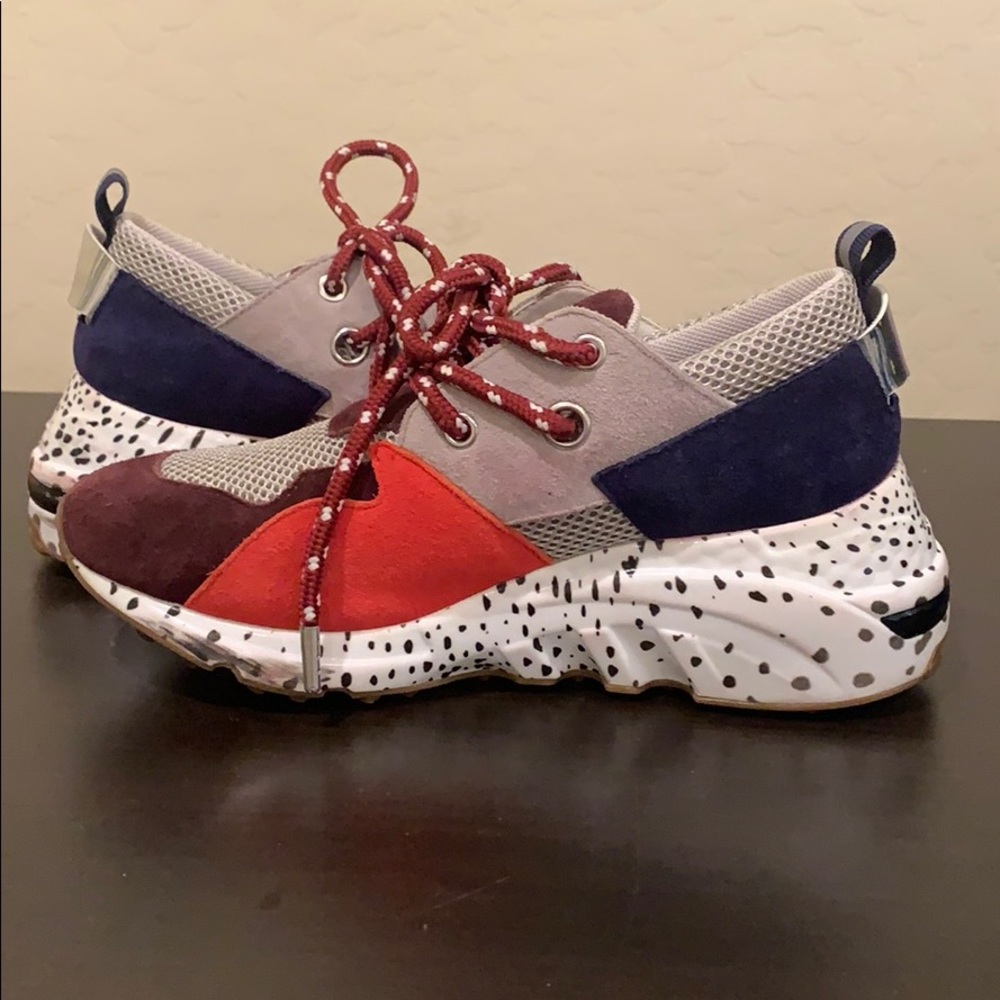 Brand new Steve Madden sneakers - Picture 1 of 8